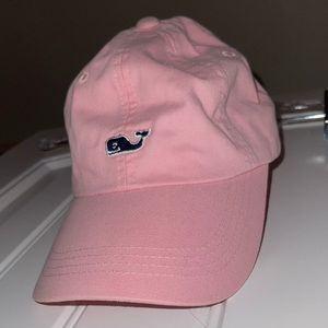 Baby pink vineyard vines hat.
